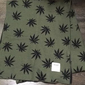 Scarf from huf ever rare item